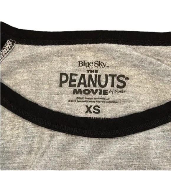 (Sold) Charlie Brown & Snoopy Gray BLUE SKY The Peanuts Movie T Shirt Size XS - Picture 6 of 10